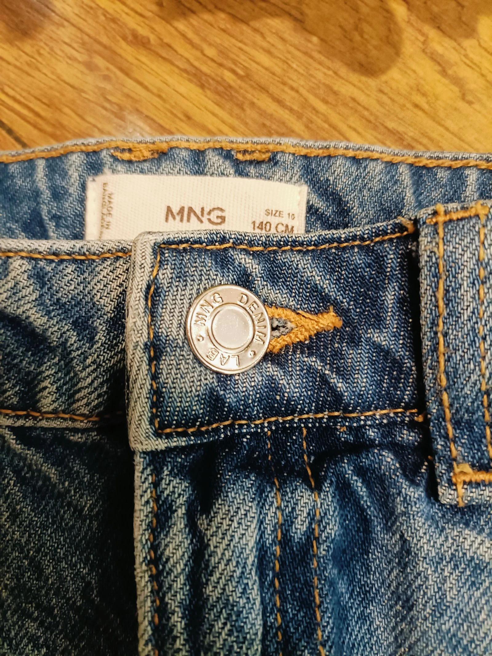 Girl's denim skirt size 10 years – photo 3